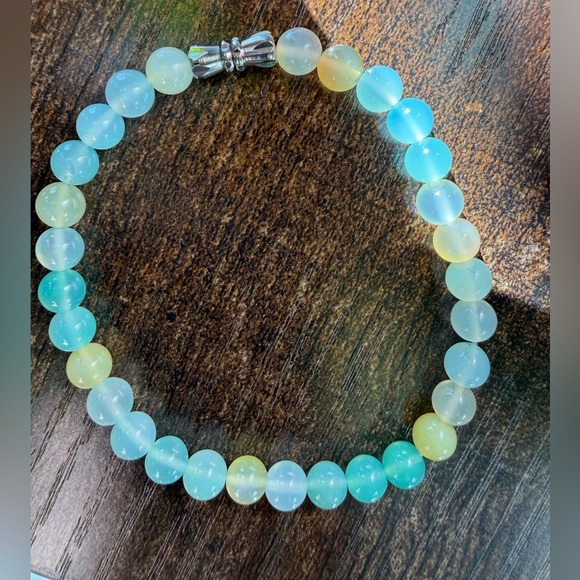 New Natural Yanyuan Agate Bracelet – 6mm blue yellow and white Beads - Picture 2 of 7